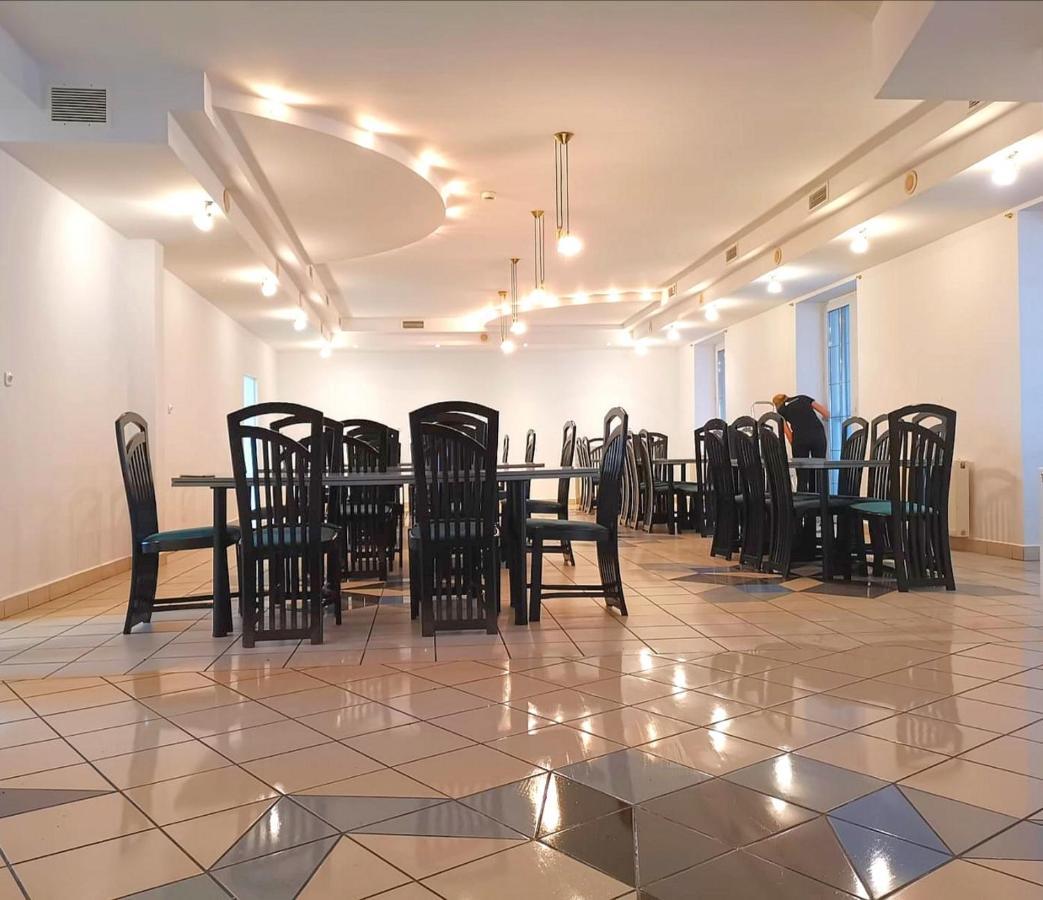 Great Polonia Ustka Bed & Breakfast Ngoại thất bức ảnh