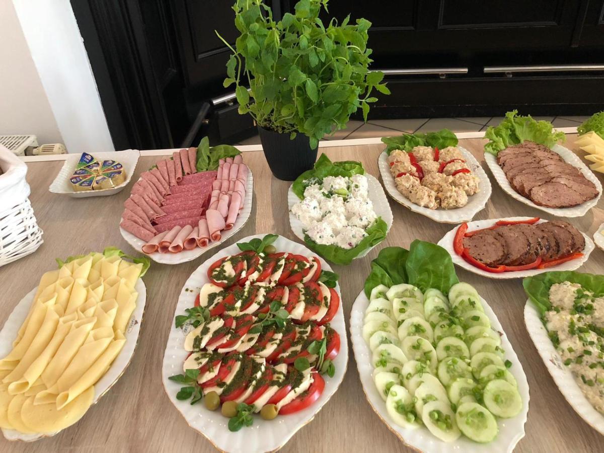 Great Polonia Ustka Bed & Breakfast Ngoại thất bức ảnh