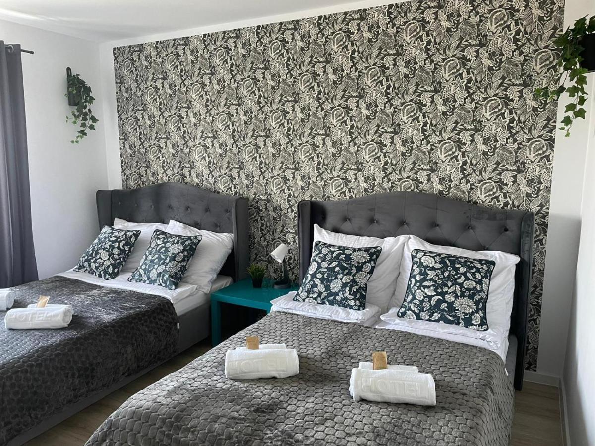 Great Polonia Ustka Bed & Breakfast Ngoại thất bức ảnh